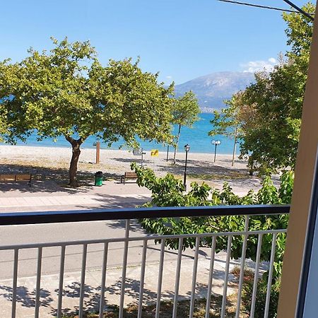 Nafpaktos Beach House Sea View Apartment First Floor Eksteriør billede