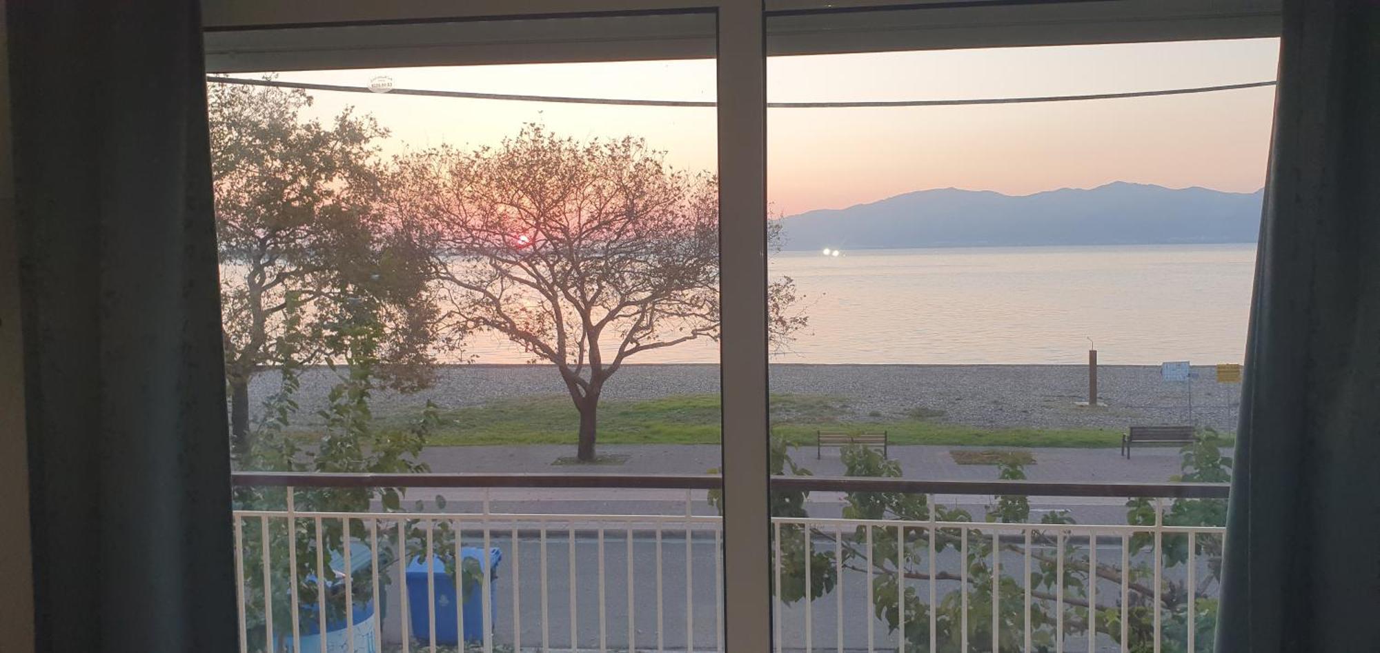 Nafpaktos Beach House Sea View Apartment First Floor Eksteriør billede
