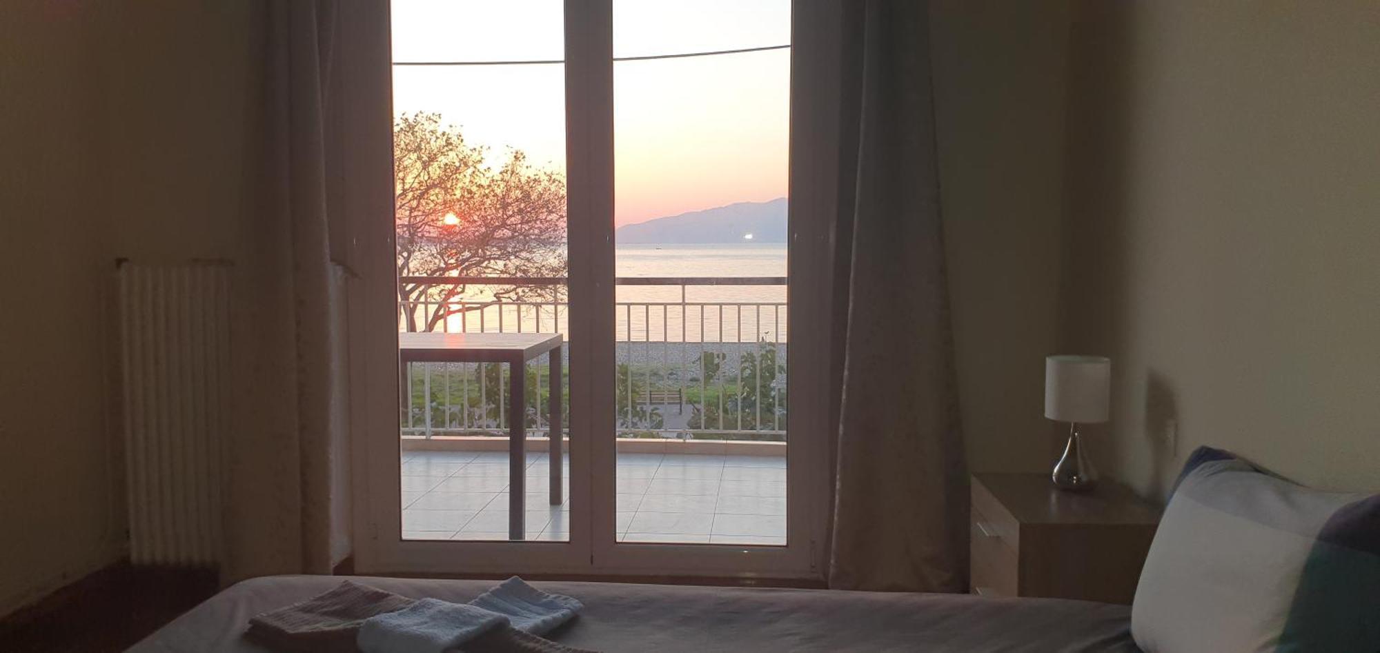 Nafpaktos Beach House Sea View Apartment First Floor Eksteriør billede