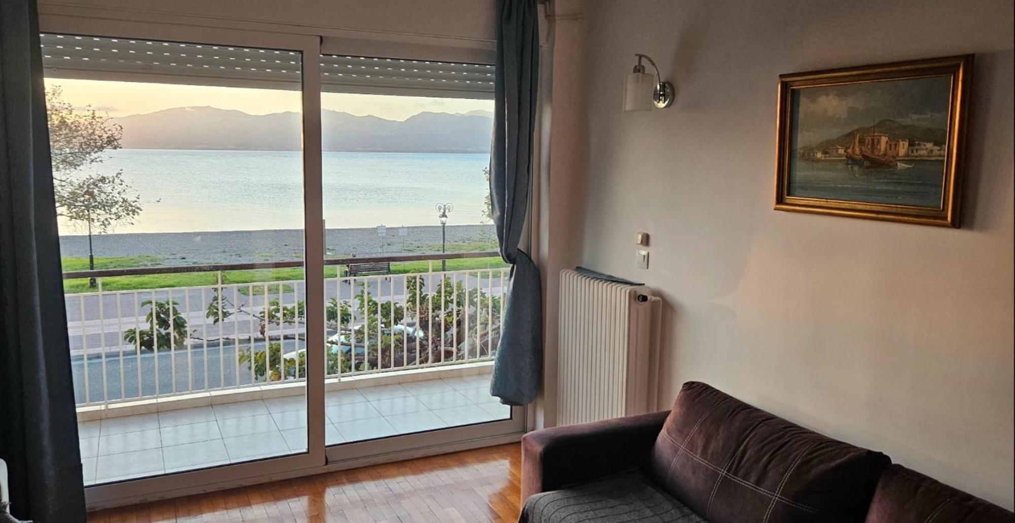 Nafpaktos Beach House Sea View Apartment First Floor Eksteriør billede