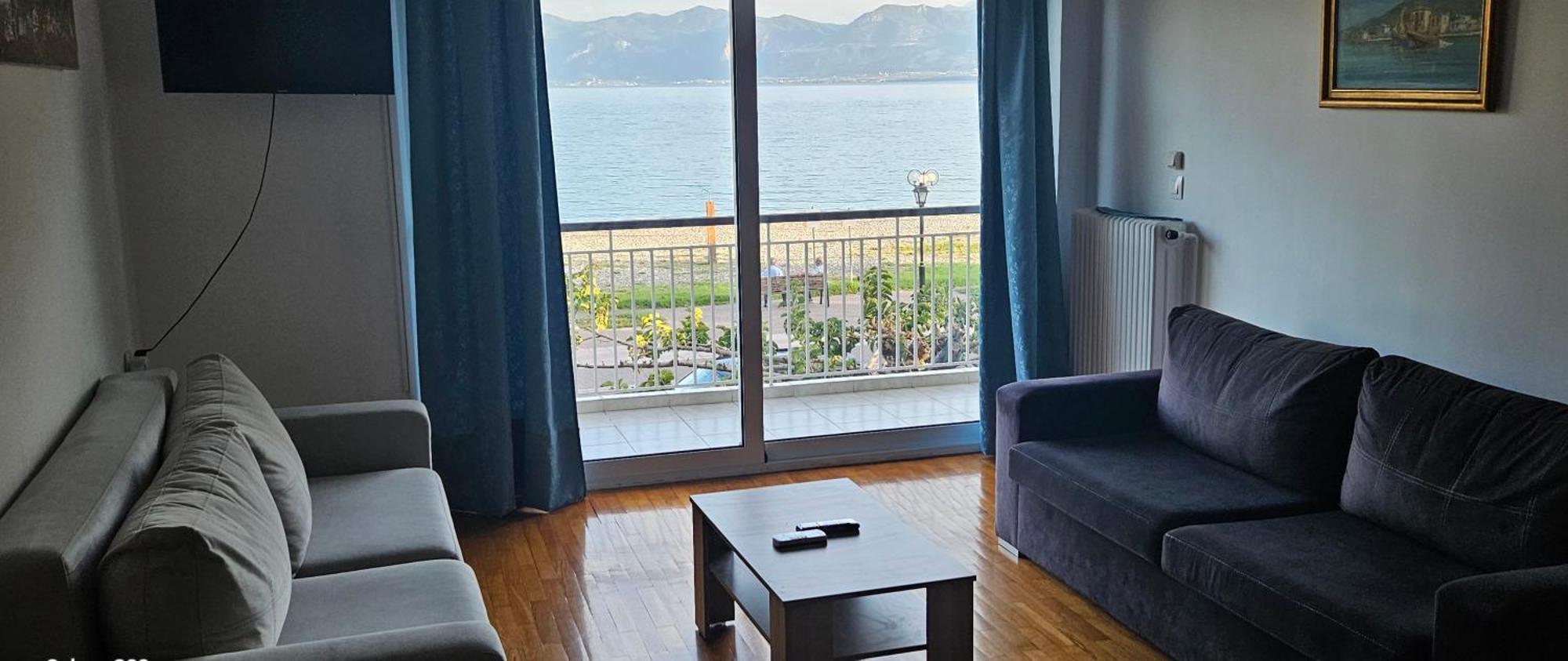 Nafpaktos Beach House Sea View Apartment First Floor Eksteriør billede