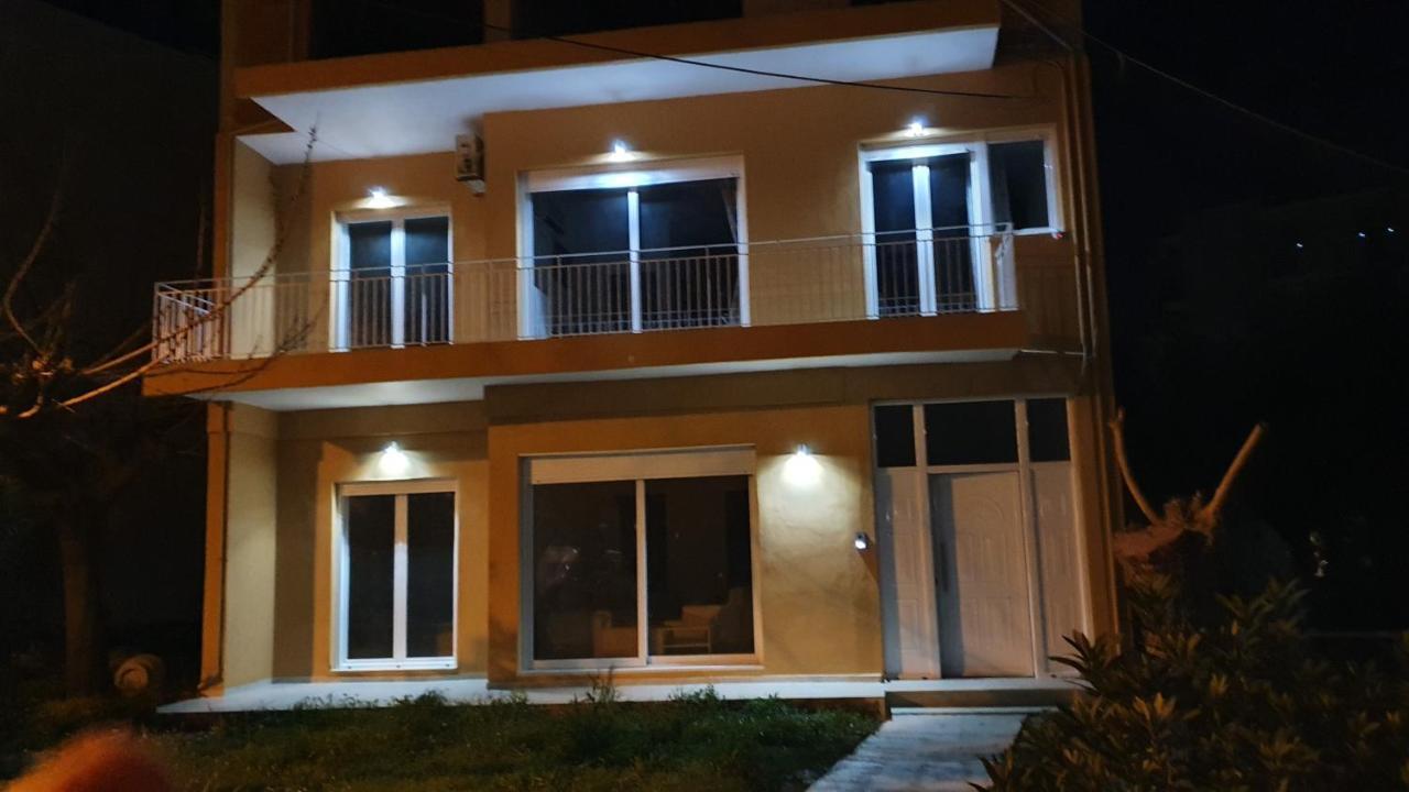 Nafpaktos Beach House Sea View Apartment First Floor Eksteriør billede